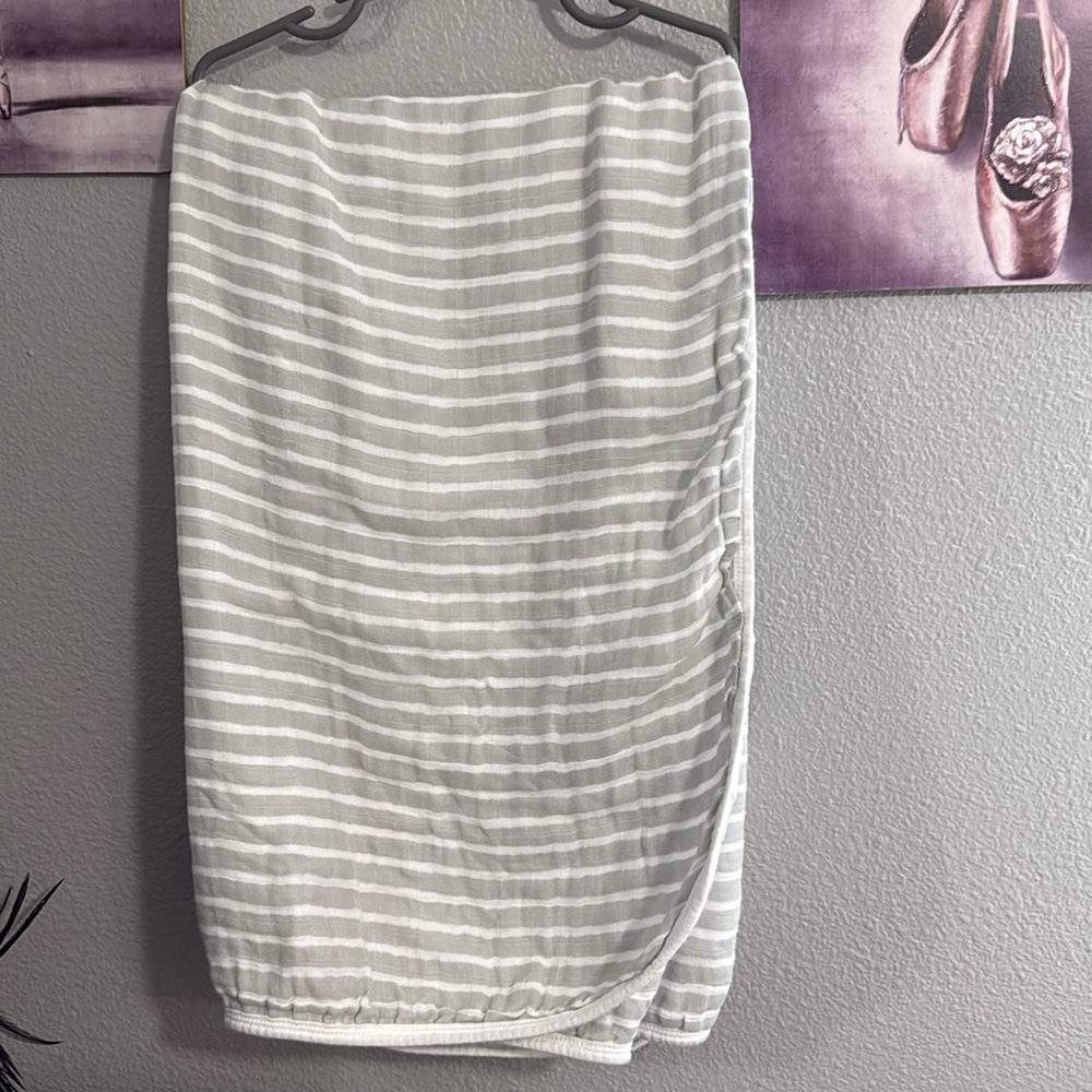 LILA AND JACK BABY BLANKET grey white muslin viscose cotton 2 ply used